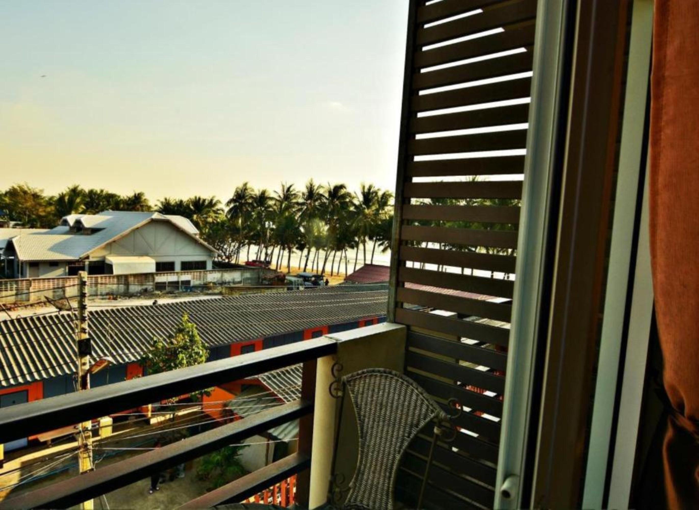 The Day Hotel Chonburi Buitenkant foto