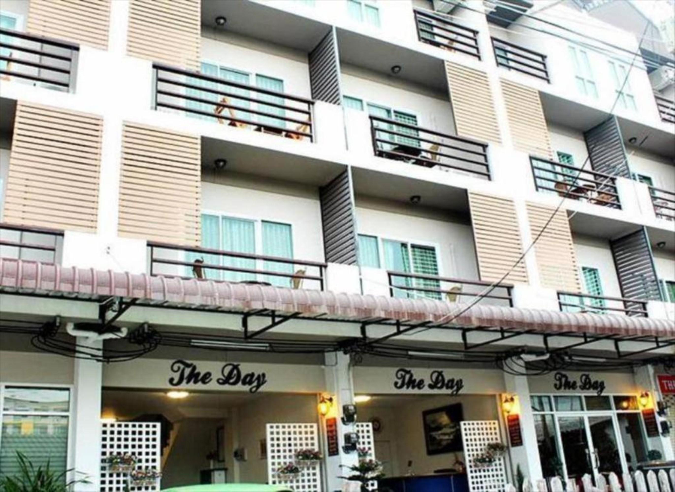 The Day Hotel Chonburi Buitenkant foto