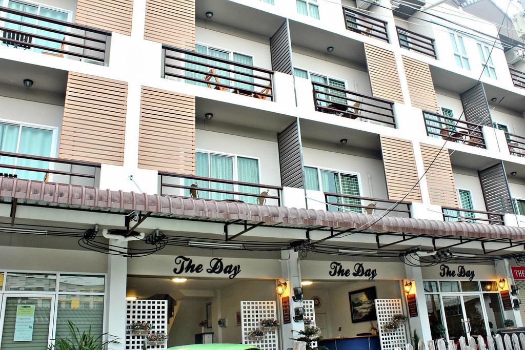 The Day Hotel Chonburi Buitenkant foto