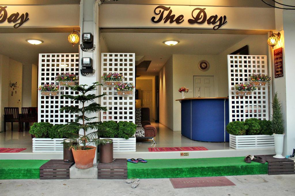 The Day Hotel Chonburi Buitenkant foto